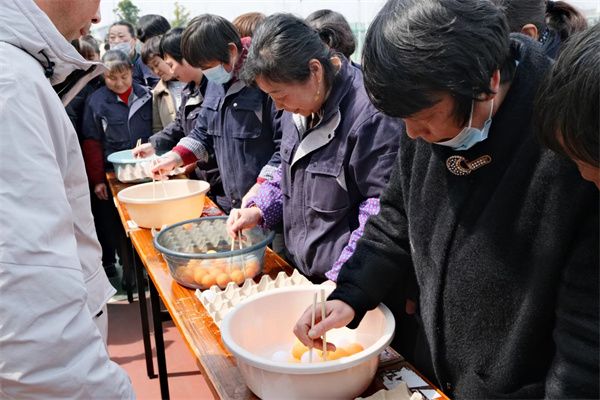 1710487925203634.jpg 巧手夹乒乓球1.jpg