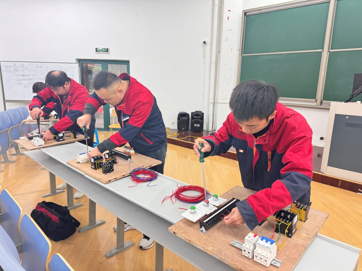 1734922234615304.jpg 1734922234615304.jpg