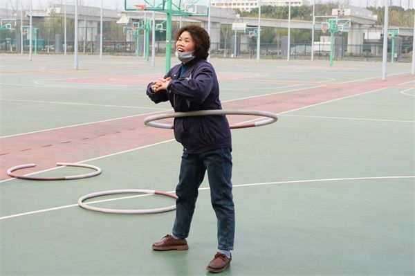 1710488003973793.jpg 呼啦圈转转转2.jpg