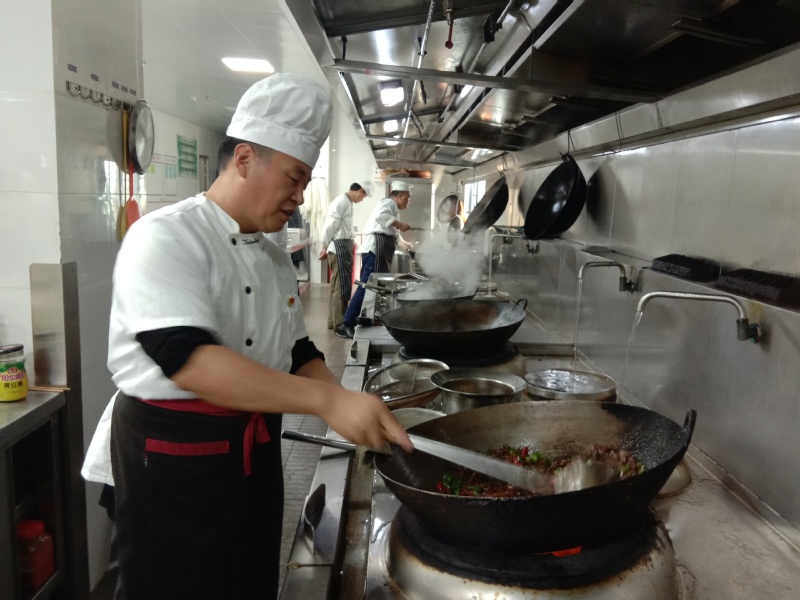 1715306371250742.jpg 江苏科技大学:饮服中心党支部打造“党员先锋岗” 推进党建特色品牌创建.jpg