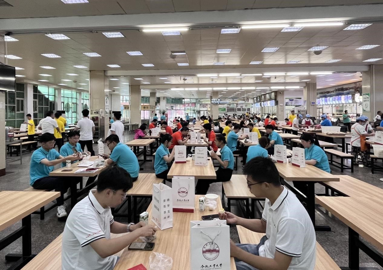 合肥工业大学|饮食服务中心开展“味”您饯行活动